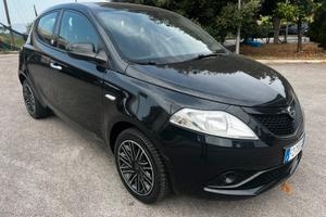 Lancia Ypsilon ecochic gold GPL