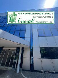 Immobile di 600 m² con 1 locale a Roma