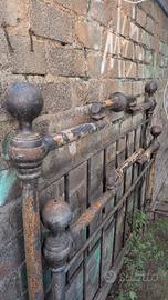 Testata e pediera in ferro battuto 
