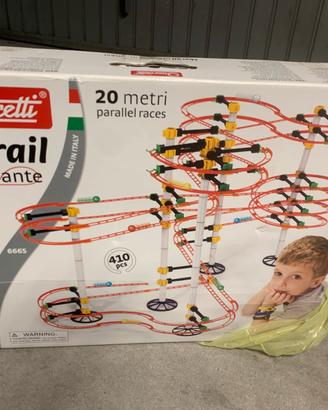 Gioco pista multipiano per biglie