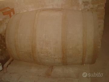 Botte per vino,pompa con tubi, pompa a