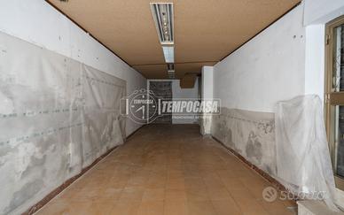 Locale commerciale su due piani