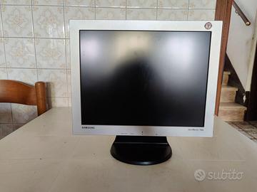 Monitor Samsung SyncMaster 152V per computer