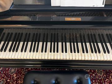 Pianoforte mezza coda