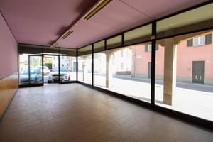 NEGOZIO A BRIGNANO GERA D'ADDA
