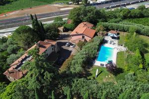 VILLA SINGOLA A SONA