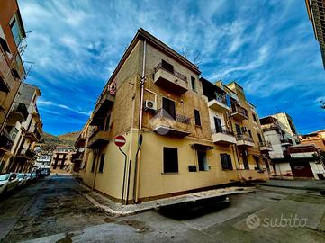 3 LOCALI A PALERMO