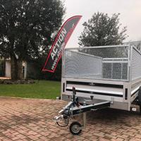 Rimorchio con sovrasponde grigliate e rampa