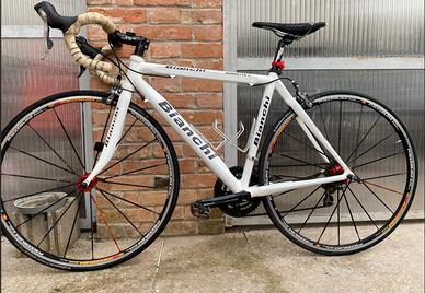 Bianchi Corsa – Manubrio Carbonio e Ruote Mavic –