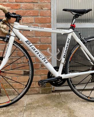 Bianchi Corsa – Manubrio Carbonio e Ruote Mavic –