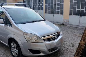 OPEL ZAFIRA 2010