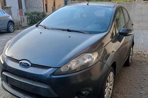 macchina Ford Fiesta 