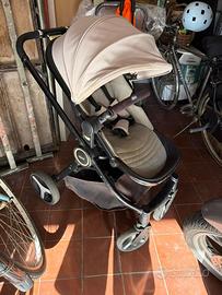 Trio Chicco: passeggino culla e ovetto