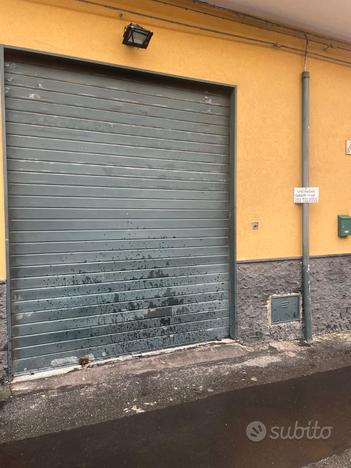 Acireale, garage mq. 50, soppalco e bagno