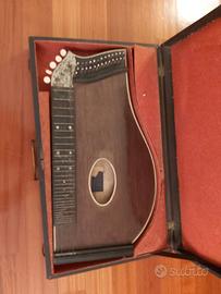 Antica arpa a 5 corde