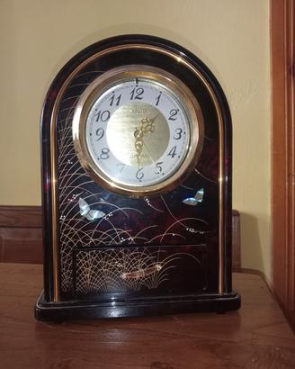 Elegante orologio  giapponese vintage – Q