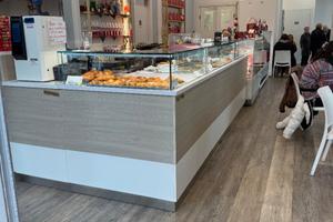 Avviata attività di bar-pasticceria con tav