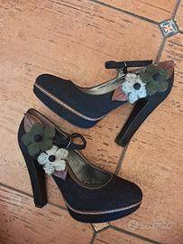 Décolleté CafèNoir con fiori 