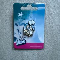 Spilla Tina bandiera Milano Cortina 2026