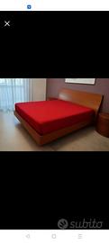 letto matrimoniale possibilitá con arredi