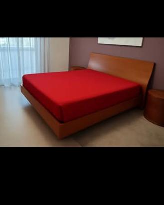 letto matrimoniale possibilitá con arredi