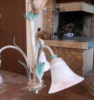 Lampadario ferro battuto e vetro