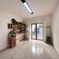 NEGOZIO A NAPOLI