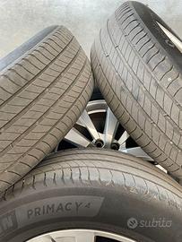 Cerchi in lega gommati