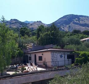 Casetta a Castelbuono,Contrada Scondito