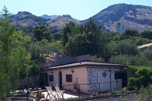 Casetta a Castelbuono,Contrada Scondito