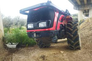 Trattore gommato Carraro major snodato 5800