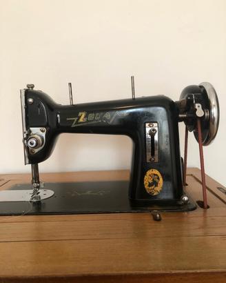 Macchina da cucire vintage Zeus