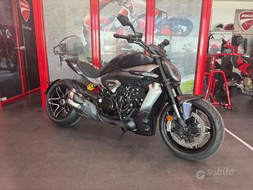 DUCATI XDiavel V4 BLACK LAVA