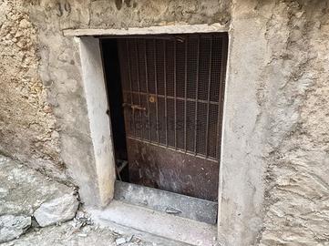 MAGAZZINO a TROPEA via Antonio Cutuli, 17