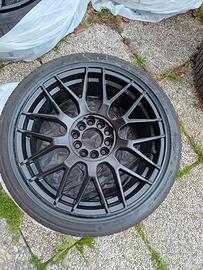 4 Cerchi in lega 18" con gomme invernali 225/40R18
