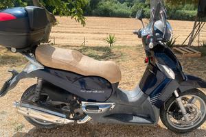 Scooter Aprilia Scarabeo 400 Light