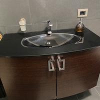 Mobile sospeso per bagno e lavabo