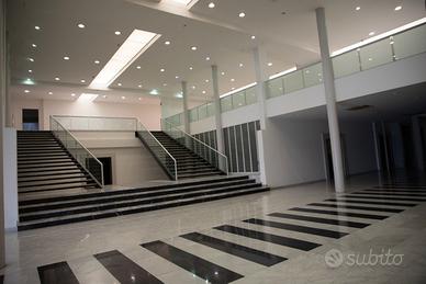 Capannone all'interno del Cis di Nola