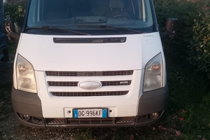 Furgone Ford transit del 2007 revisionato