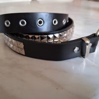 Cintura nera con borchie