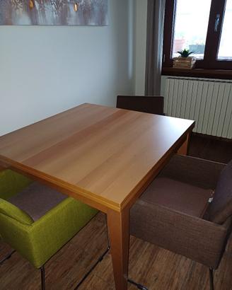 tavolo quadrato in legno