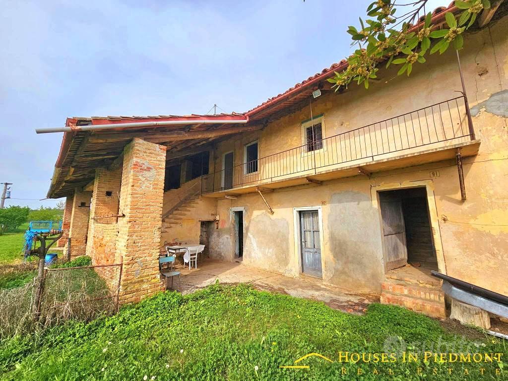 Rustico / Casale di 250 m² con più di 5 locali a P - Vista 3