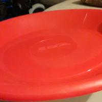 Slittino a forma di padellone con maniglie