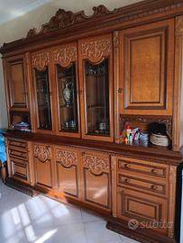 MOBILE SALA CON TAVOLO E SEDIE