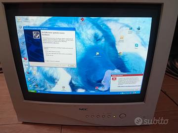 monitor nec  15 pollici tubo catodico