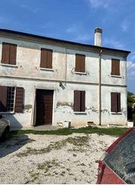 Complesso immobiliare a Borgo Mantovano (MN)
