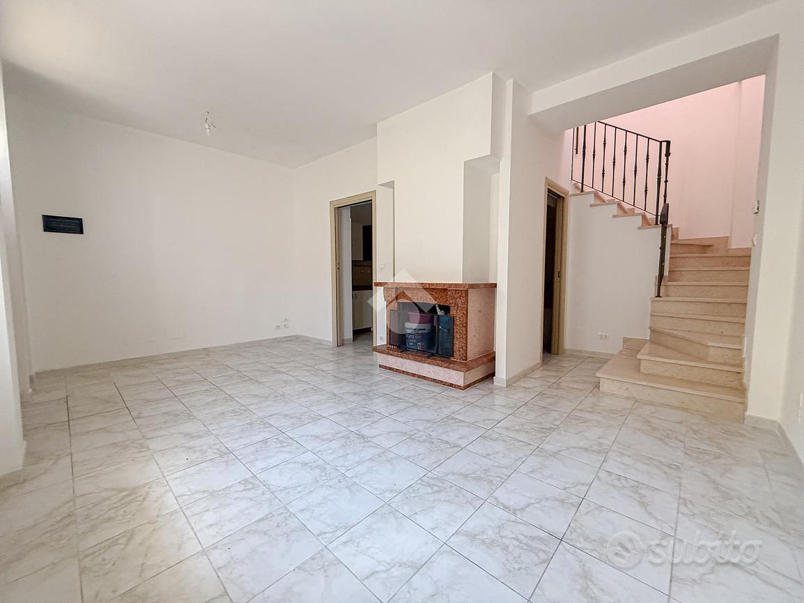VILLA A SCHIERA A PIANELLA - Vista 2