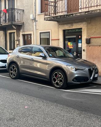 Alfa  Romeo Stelvio