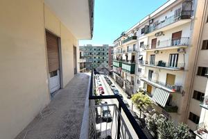 5 LOCALI A PORTICI