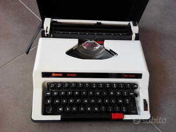 Macchina da scrivere marca Diesse 6000 deluxe